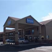 Roadway Inn & Suites