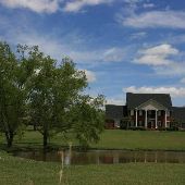 House with pond - New Castle