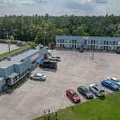 Travelers Motel & MacBe Seafood & Cafe