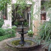 Como Courtyard