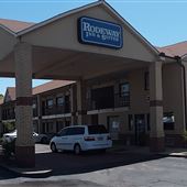 Rodeway Inn & Suites