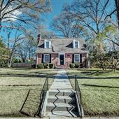 Spacious and Relaxing Fondren Retreat *Large Yard, Playset, Courtyard, Corner Lot*