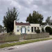 LA Bungalow Style Homes - Gulfport