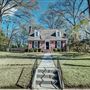 Spacious and Relaxing Fondren Retreat *Large Yard, Playset, Courtyard, Corner Lot*