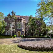 Castle Crest