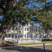 Centennial Plaza Resort - Hippie Fish Arcade & Mini Golf