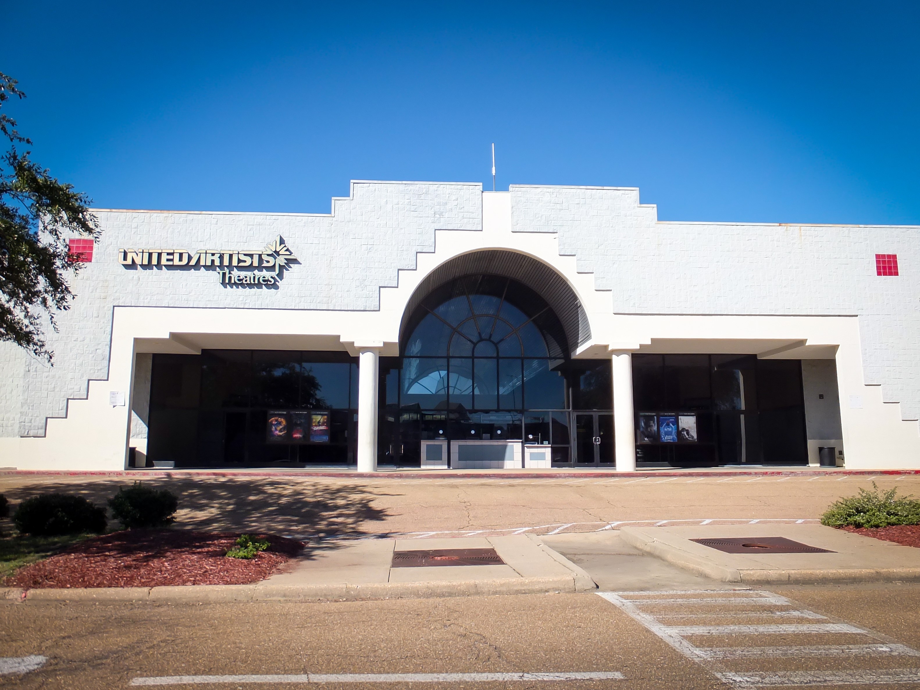 Buena Park Movie Theater - 0pa7d4u
